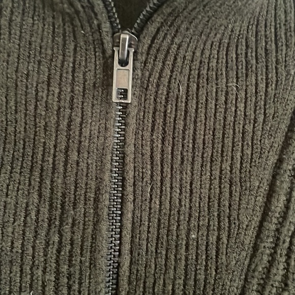 Army green sweater vest - Picture 3 of 4